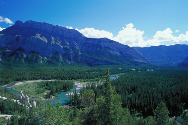 Foodoors, Bow River, Bow Valley & The Banff Springs Hotel(right end) (21-35)