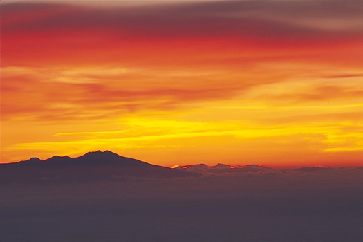 Morgen rot at Mt. Hakusan summit