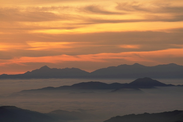 morning glow and Minami(South)-Alps Range(at the terrace of Kata-no-koya Hut)