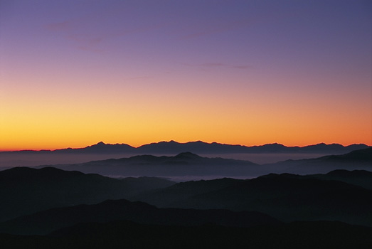 Kagirohi(Dawn) and Minami(South)-Alps Range(at the summit of Fuji-mi-dake)